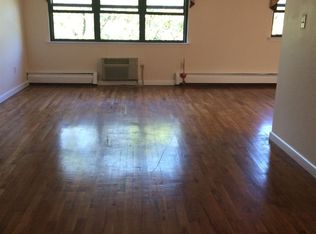 240-10 67th Ave, Flushing, NY 11362