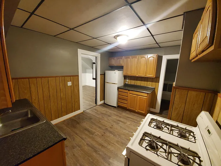 310 Olmstead Ave #UPPER — Photo 11