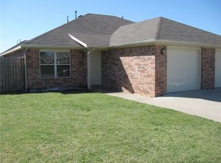 202 E Laura St, Rogers, AR 72758