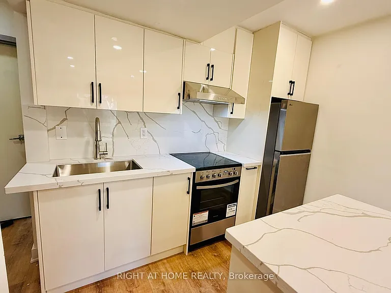 9 Tilley Dr — Photo 5
