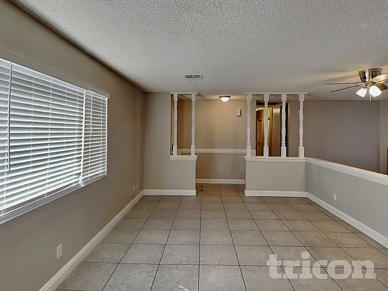 271 Princess Ann Ct — Photo 3