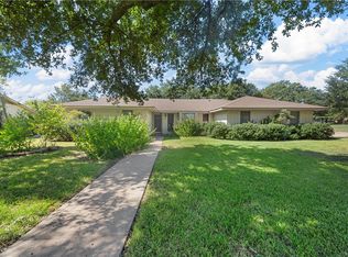 725 S 1st St, Hewitt, TX 76643