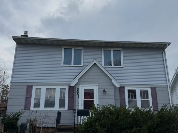 201 24th St NE, Cedar Rapids, IA 52402