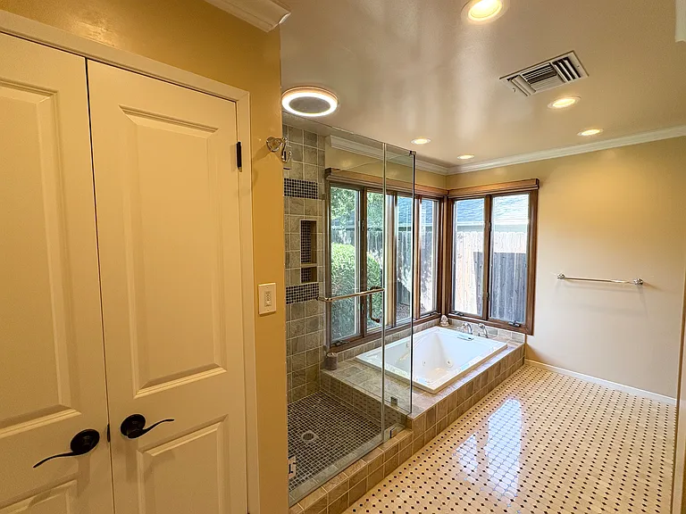 2925 Thorndike Rd — Photo 13