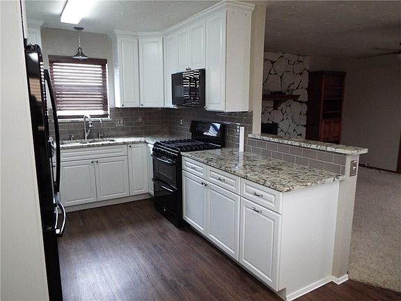 3rd image of 13 Von Elm Ave