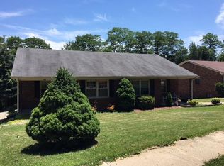 477 Whispering Hills Dr, Lexington, KY 40517
