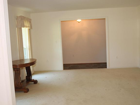 5th image of 2304 Windsor Forest Dr