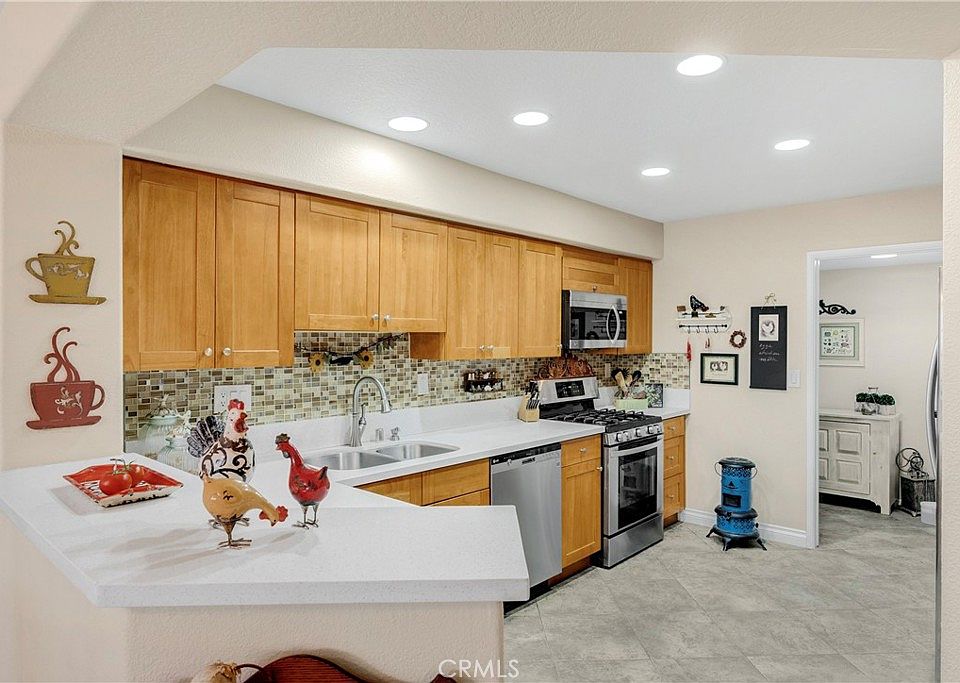 1st image of 581 S Glenhurst Dr
