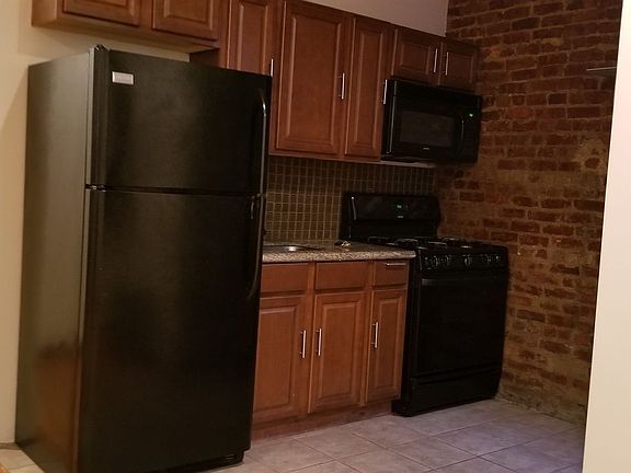 2nd image of 1016 Union St APT 3