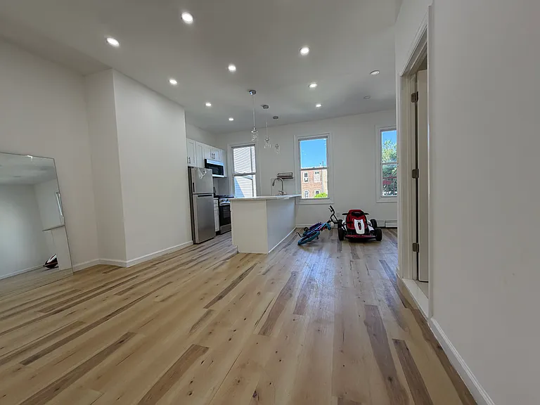 251 Halladay St #2 — Photo 2