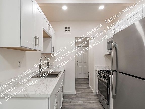 3rd image of 3950 E Fairmount St