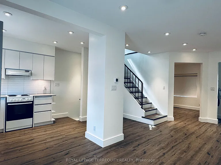 37 White Ave — Photo 14