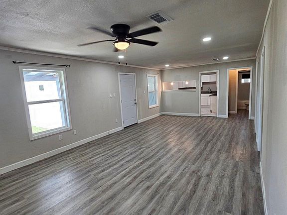 4th image of 120 Antionette Ln