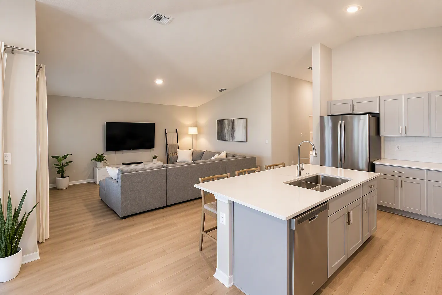 4 bed, 1850 sqft, $2,795 — Photo 3