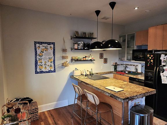 3rd image of 362 15th St APT 3F