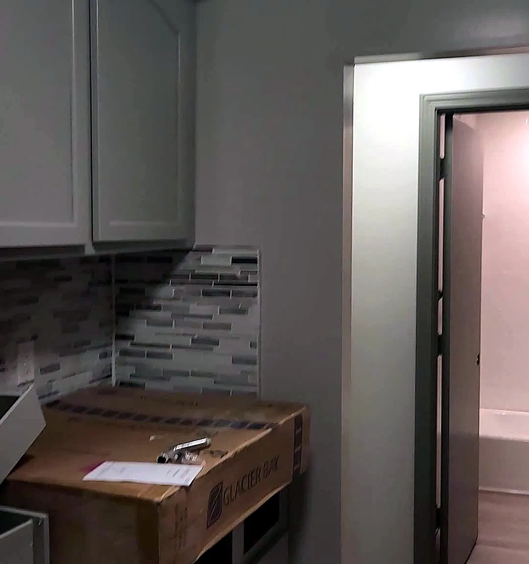 2 bed, 850 sqft, $1,900 — Photo 1