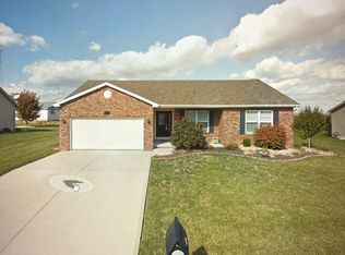 201 Rosewood Ln, Aviston, IL 62216