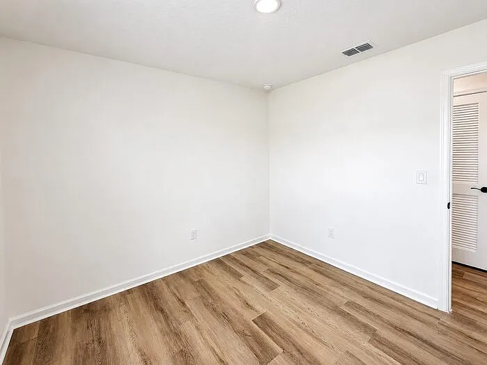8662 Elmo Rd — Photo 35