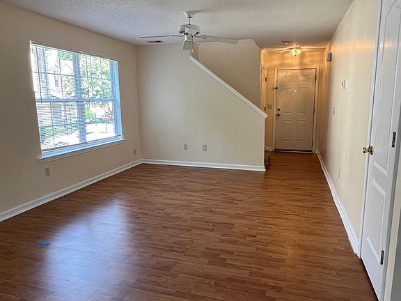 5th image of 133 Fox Creek Dr