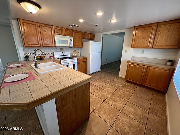 3rd image of 18401 N 18TH Avenue
