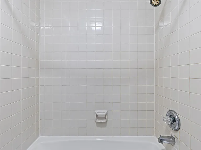 Kilgore Apartments (ANR Kalamazoo LDHA, LLC) — Photo 14