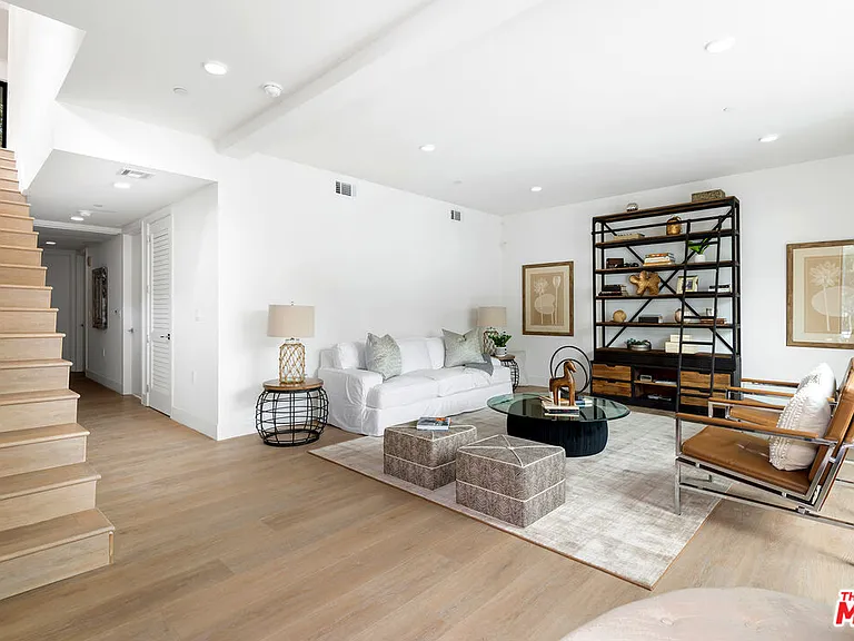 3659 1/2 Regal Pl — Photo 2