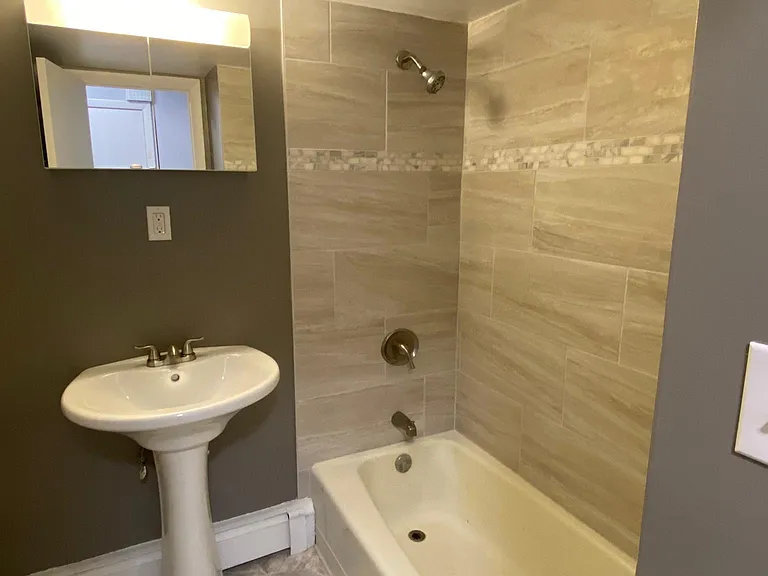 1709 Kennedy Ave #2 — Photo 5