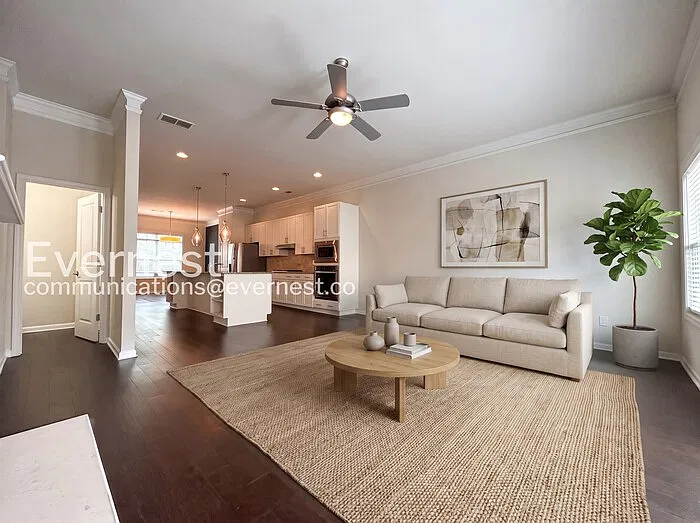 3 bed, 2.0 bath, 1443 sqft, $3,695 — Photo 3