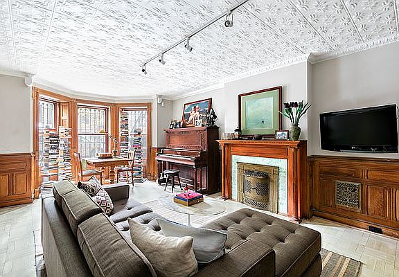 3rd image of 465 13th St #1