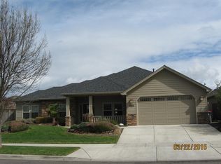 3713 Creek View Dr, Medford, OR 97504