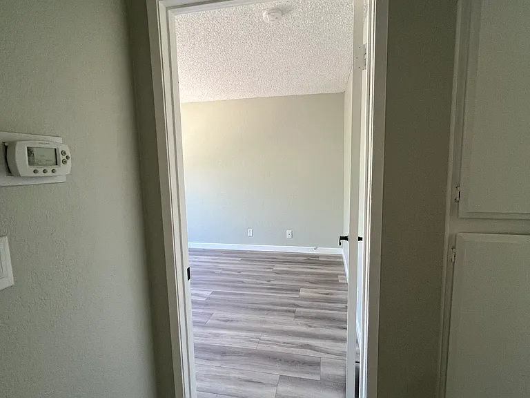 9208 Langdon Ave — Photo 23