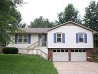 1st image of 214 NE Leann Dr