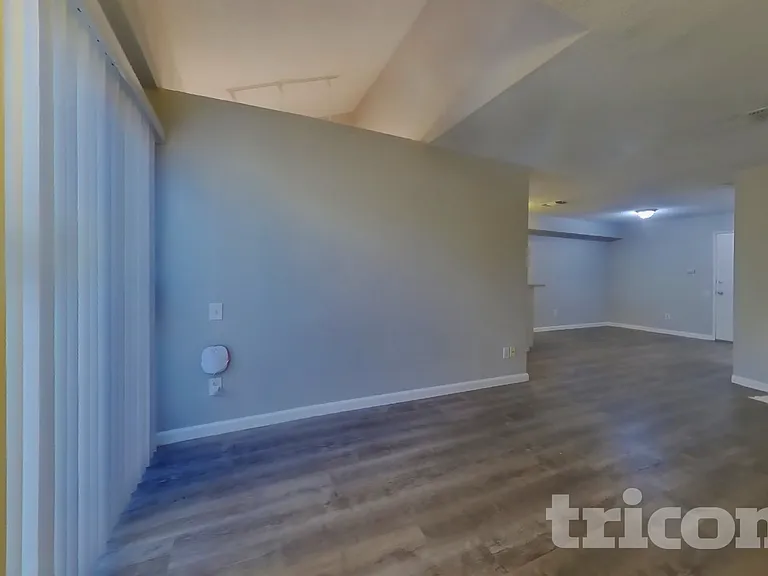 7617 Roberta Ln — Photo 3