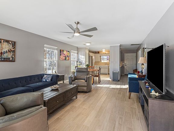 3rd image of 1 Wilton Ln