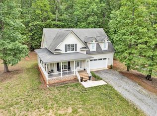 1309 W Pine Ridge Rd, Huddleston, VA 24104