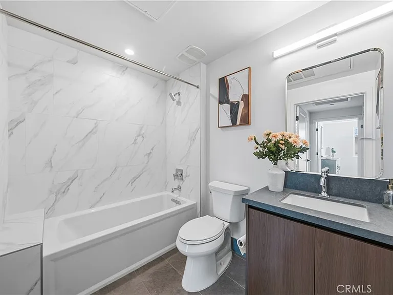 150 S Oak Knoll Ave #105 — Photo 14