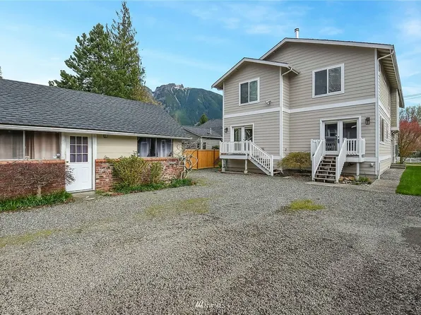 313 Bendigo Blvd N #2, North Bend, WA 98045