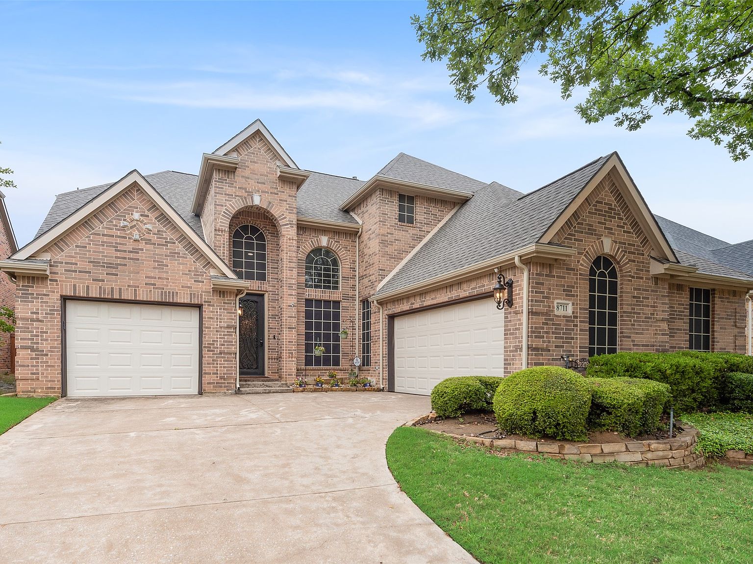 8711 Weston Ln