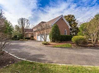 22 Stone Hill Dr N, Manhasset, NY 11030