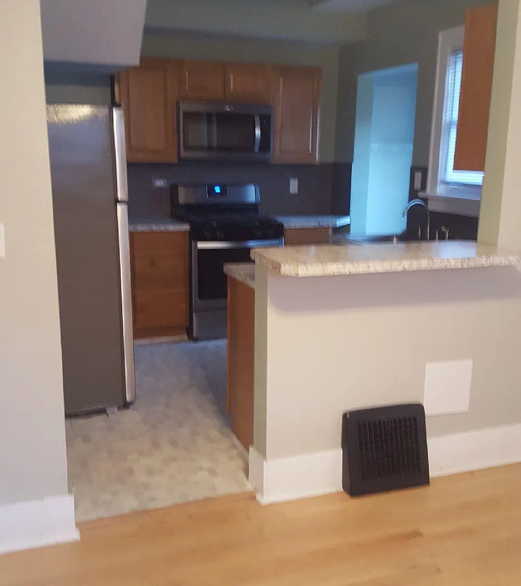 3 bed, 2.5 bath, 1150 sqft, $1,800 — Photo 2