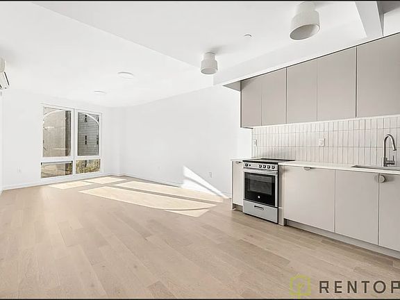 4th image of 210 Greenpoint Ave #2S