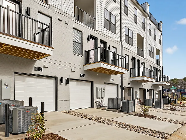 Single car garage and single car driveway space