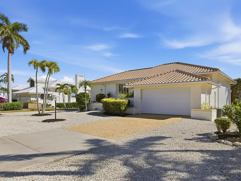 1235 Par View Dr — Photo 2