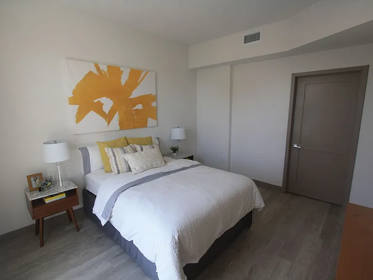 1265 S Stearns Dr — Photo 15