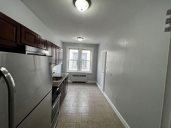 4th image of 170 Jewett Ave APT B4