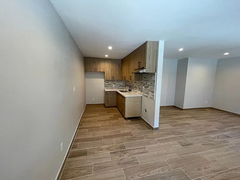 20301 Cohasset St — Photo 21