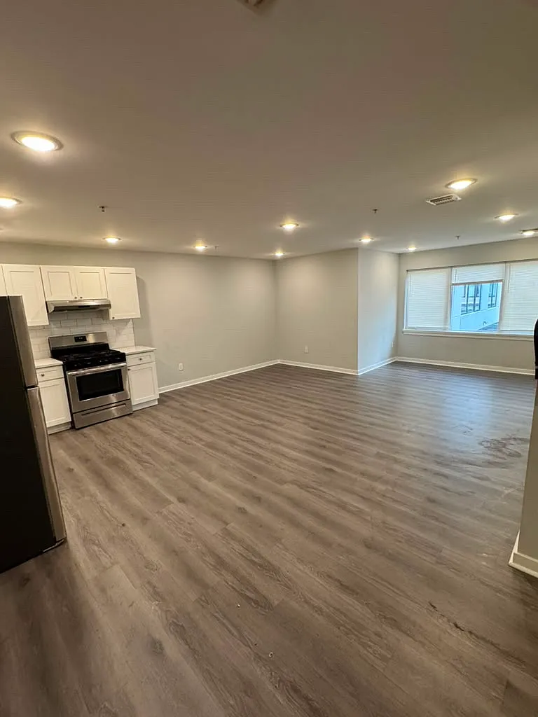 2 bed, $2,209 — Photo 3