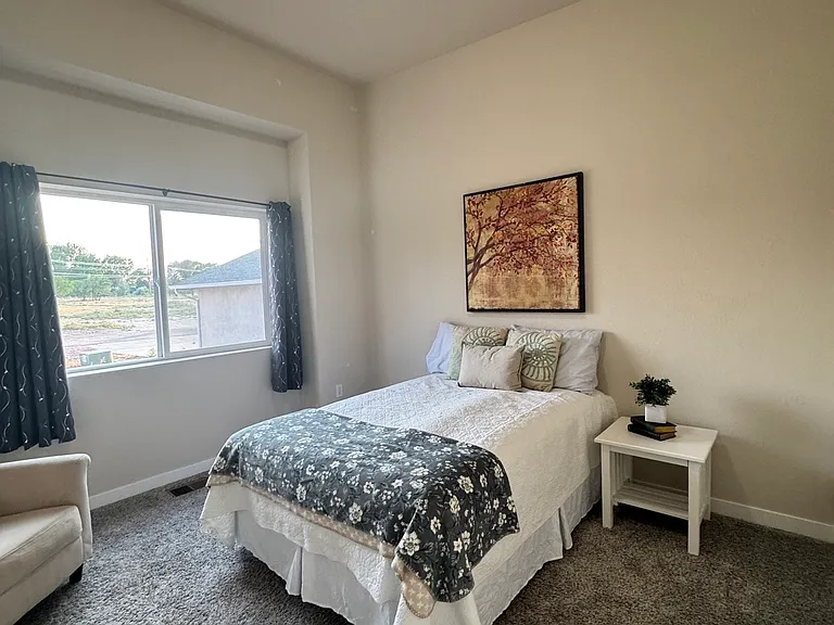 751 E Laporte Dr — Photo 6