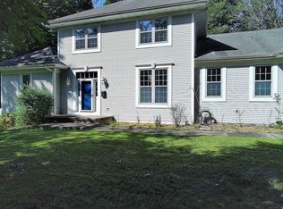 2055 S Tanager Ln, Green Bay, WI 54313