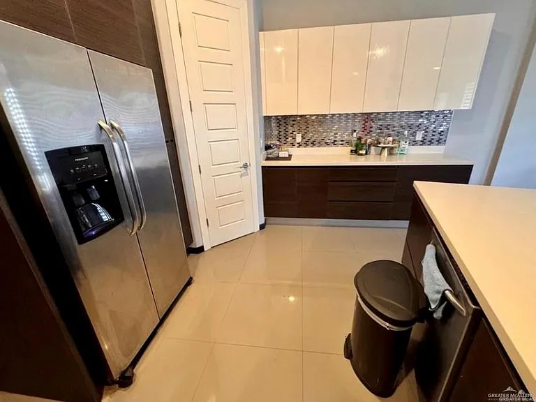 1316 E Balboa Ave — Photo 11